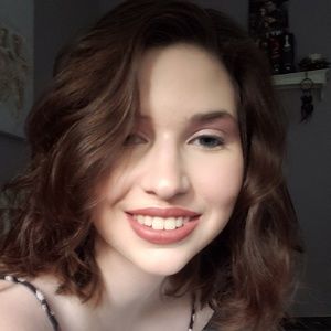 Meet your Posher, Brittney